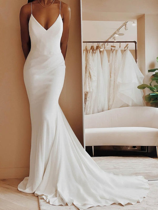 V-neck Chiffon Trumpet/Mermaid Wedding Dress with Sweep Train