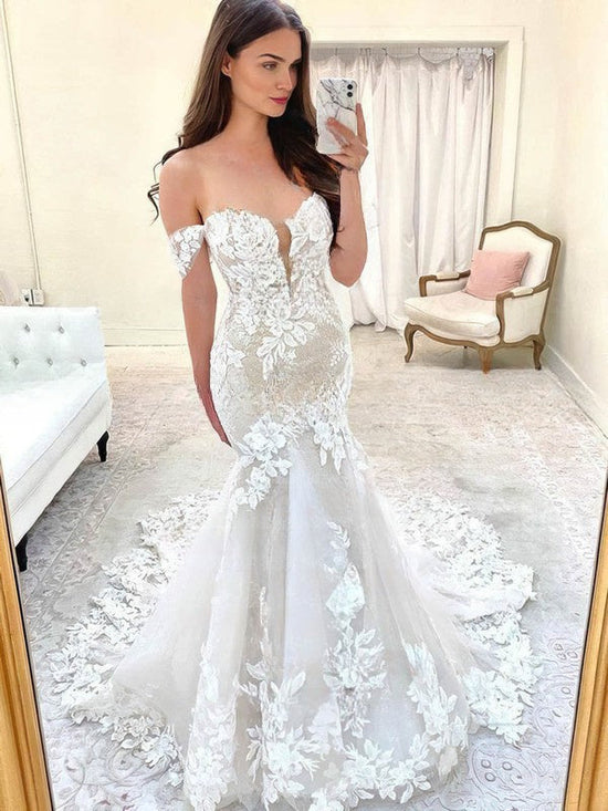 Exquisite Trumpet/Mermaid Off-the-shoulder Wedding Dress with Tulle Sweep Train and Appliques Lace