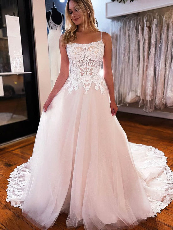 Elegant Tulle Ball Gown Wedding Dress with Appliques and Square Neckline