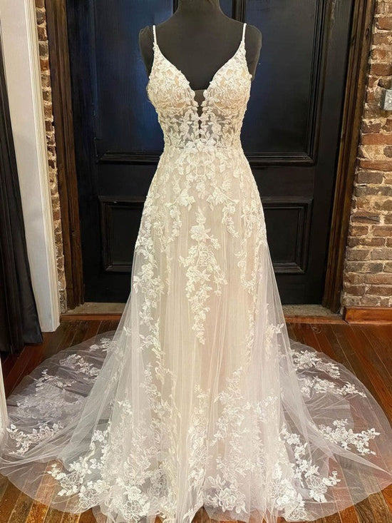 V-neck Tulle Ball Gown Wedding Dress with Appliques & Lace