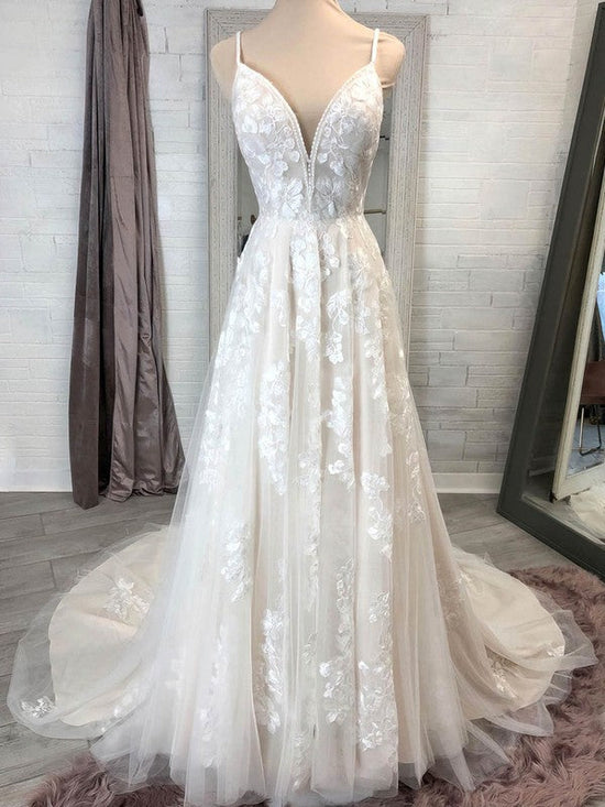 V-neck Ball Gown Wedding Dress with Tulle Court Train and Appliques Lace