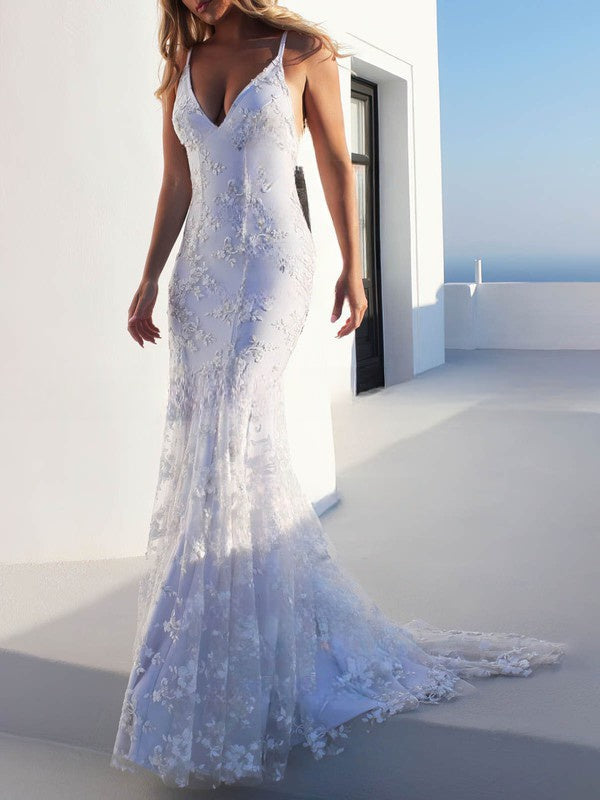 V-neck Lace Trumpet/Mermaid Sweep Train Wedding Dresses