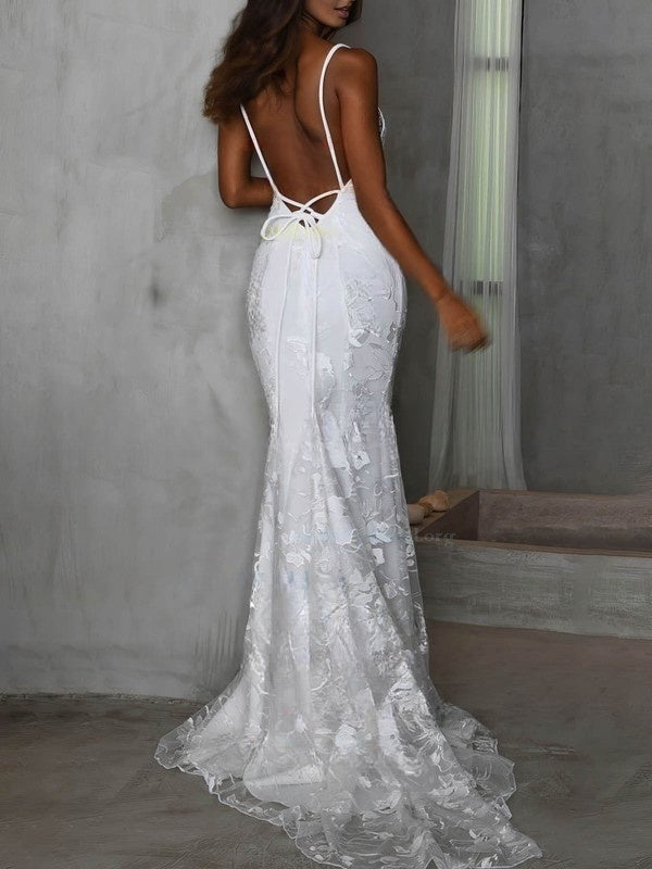 V-neck Lace Trumpet/Mermaid Wedding Dress with Sweep Train