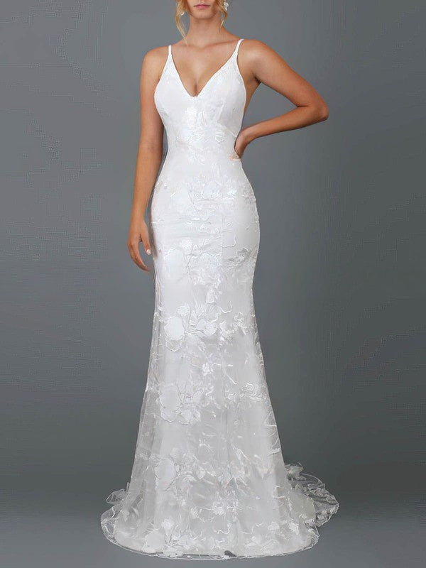 V-neck Lace Trumpet/Mermaid Wedding Dress with Sweep Train