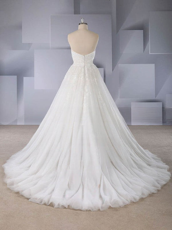 Breathtaking Ball Gown Sweetheart Tulle Sweep Train Wedding Dresses with Beading