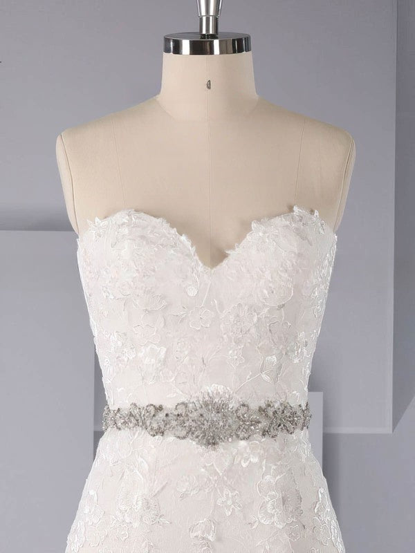 Beautiful Trumpet/Mermaid Sweetheart Tulle Wedding Dress with Appliques Lace