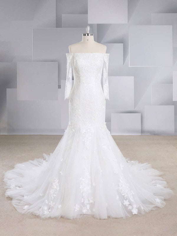 Trumpet/Mermaid Off-the-shoulder Tulle Court Train Wedding Dress With Appliques Lace