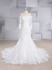 Trumpet/Mermaid Off-the-shoulder Tulle Court Train Wedding Dress With Appliques Lace