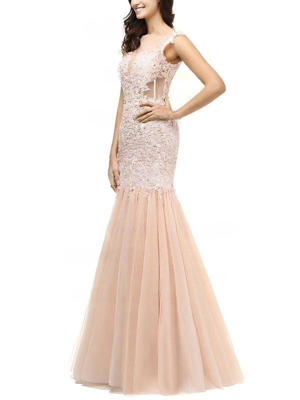 Gorgeous Tulle Mermaid Prom Dress with Appliques and Scoop Neckline