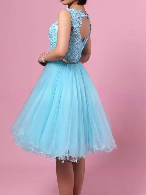 Sweet Princess Short Prom Dress with Beading and Scoop Neck Tulle