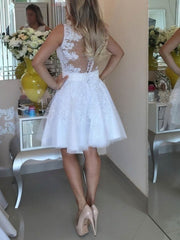 A-Line Scoop Neck Tulle Short Prom Dress with Appliques and Lace | White Classy