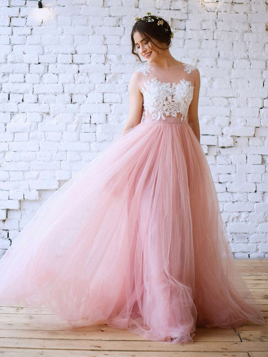 Beautiful Princess Tulle Prom Dress with Appliques and Scoop Neckline