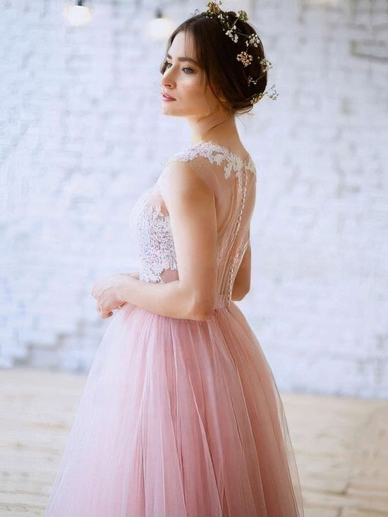 Beautiful Princess Tulle Prom Dress with Appliques and Scoop Neckline