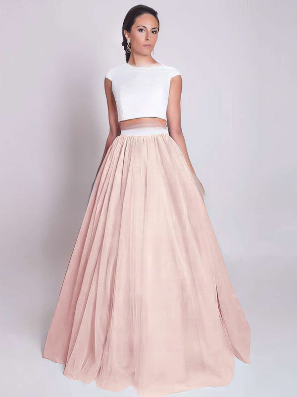 Gorgeous Ball Gown Prom Dress with Scoop Neck and Satin Tulle Floor-length