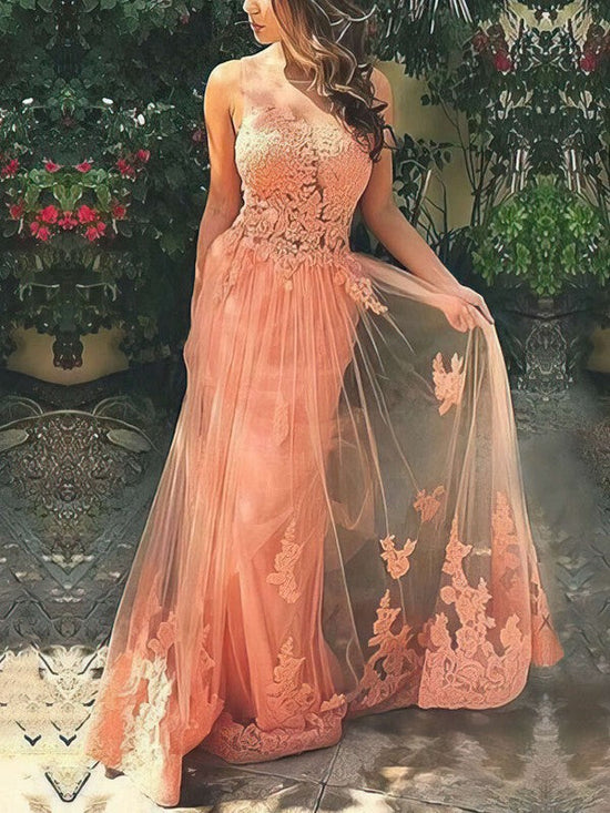 Elegant A-line Scoop Neck Tulle Prom Dress with Sweep Train and Appliques Lace