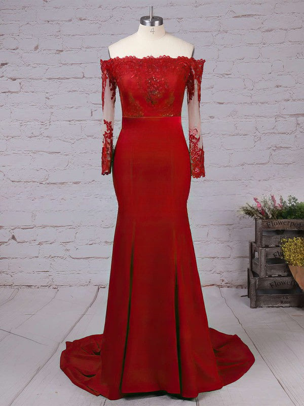 Elegant Off-the-shoulder Prom Dress with Jersey Sweep Train and Appliques Lace