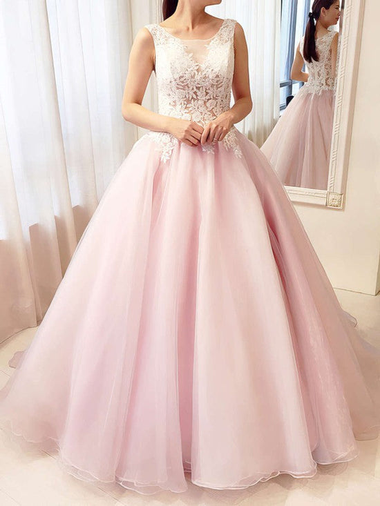 Scoop Neck Lace Appliques Prom Dress in Ball Gown Design